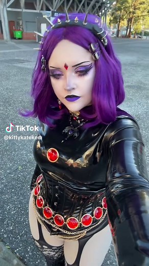 Raven Cosplay: A Creative Look at Teen Titans Characters