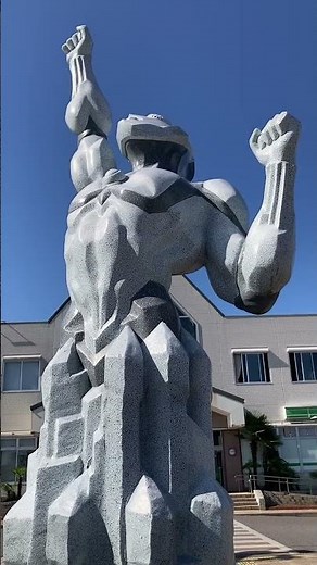 「M78星雲光の国」モニュメント