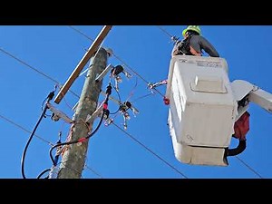 Apprentice energizing padmount transformer