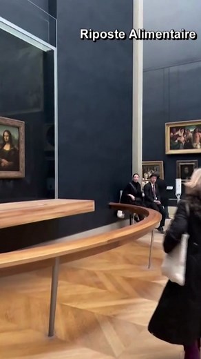 Activistas lanzan sopa a la Mona Lisa en el Louvre