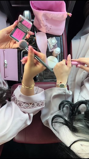 Getting ready in the car >>>💕 #fyp #foryou #foryoupage #explore #اكبسلور #طلعوني_اکسبلور #فوريو #دبي