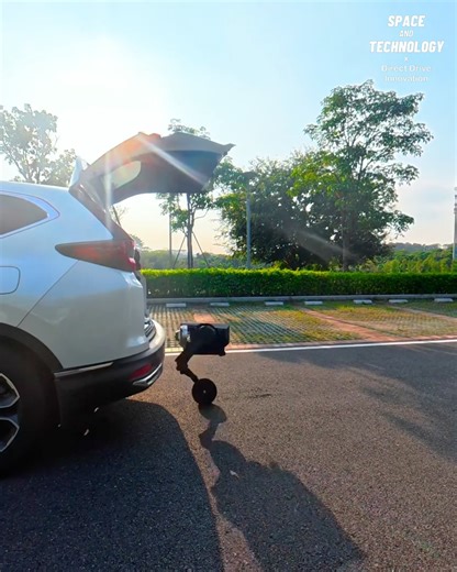 Meet D1, a robot that can split or combine itself to tackle any environment | Space and Technology