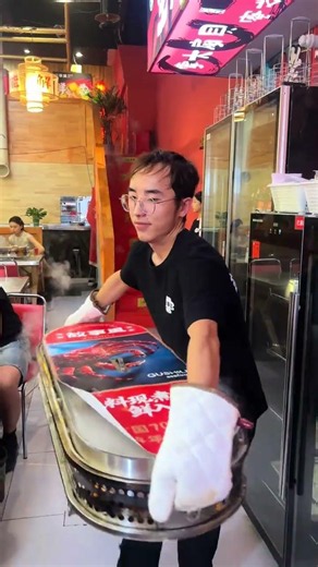 The happiness of Yulin people is given by this seafood feast.
