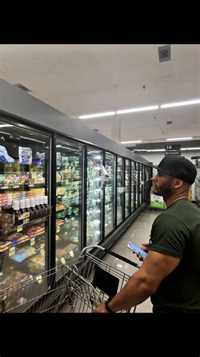 Meeting my insta cart worker at the supermarket 😭😂🛒 #fyp #viral #reels #prank #pov