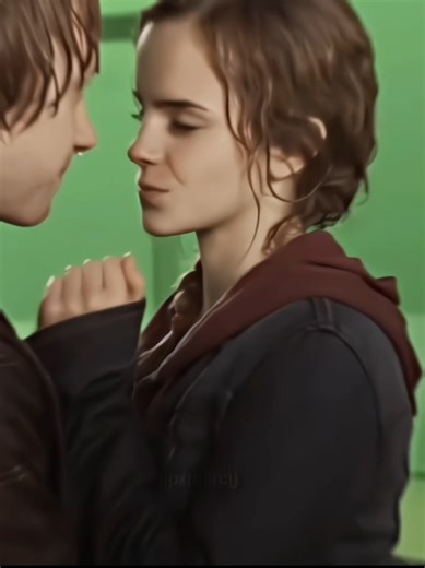 Behind the Scenes of Harry Potter with Emma Watson