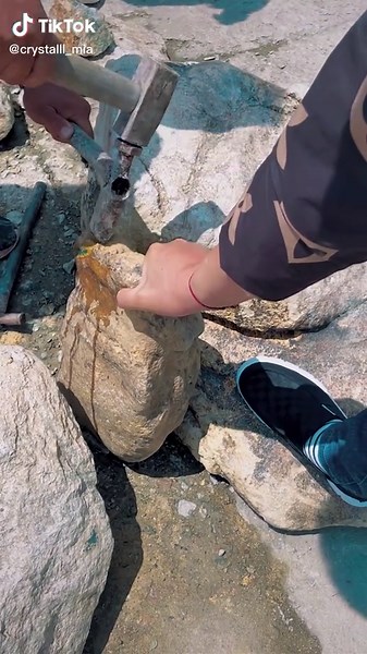 Great one👏 #jade #stone #rock #stone #rocktok #fypシ #crystalcollection