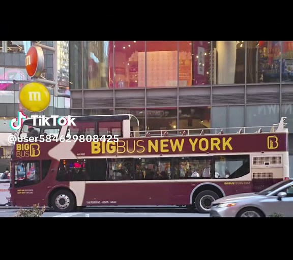 "Discover the city at your own pace with Hop On-Hop Off Big Bus Tours!...
