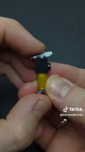 Building Nya Mech LEGO Ninjago Set