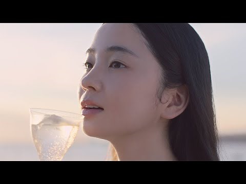 Momoko Fukuchi enjoys "plum wine that's not alcohol" with a beautiful expression as she exclaims,...