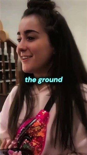 She was asked to finish the lyrics...🤩