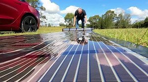Australian scientists to power Tesla on 15,000-km trip with printed solar panels