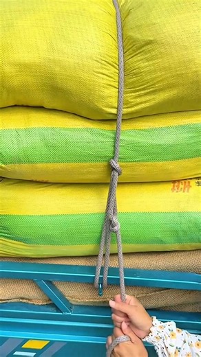 The Simplest LOCK Knot - Secure and Reliable!! #survival #knottying #rescue #cargo #knots