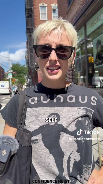 Emma Chamberlain on Confidence: Insights and Inspiration