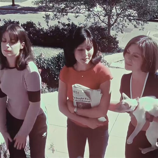 116K views · 7.5K reactions | the pilot #charmed #charmededit | Radio comedia Vip | Facebook