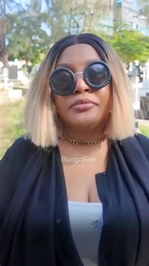 Mtangazaji @divathebawase amezungumza na Bongo5 namna alivyomfahamu Mama Mzazi wa msanii Crazy GK. Video Nzima ipo katika Akaunti yetu ya youtube ya Bongofive #bongofiveshowbiz #bongofiveupdates #bongofivenewz #foryou #trending