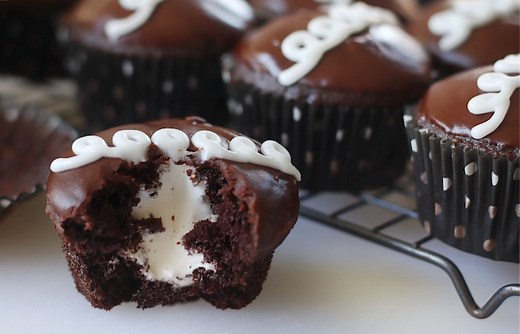 17K views · 210 reactions | The easiest copycat Hostess cupcakes recipe! Cake mix, marshmallow cream filling and dipped in chocolate ganache. These are the real deal! RECIPE: https://gluesticksblog.com/chocolate-shell-cupcakes/ | Gluesticks | Facebook