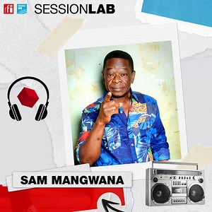 🎥 🇨🇩 Pour #SessionLab, Hortense Volle a rencontré Sam Mangwana, l’une des légendes de la #rumba congolaise. À 76 ans, bon pied bon œil, celui qui a fait ses classes auprès de Tabu Ley Rochereau et Franco Luambo revient sur une vie jalonnée de chansons. ▼ Un podcast original à écouter au casque : https://rfi.my/7MyG | RFI Musique