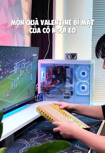 Món quà Valentine bí mật của cô người yêu #tranhdecor #tranhbongda #decor