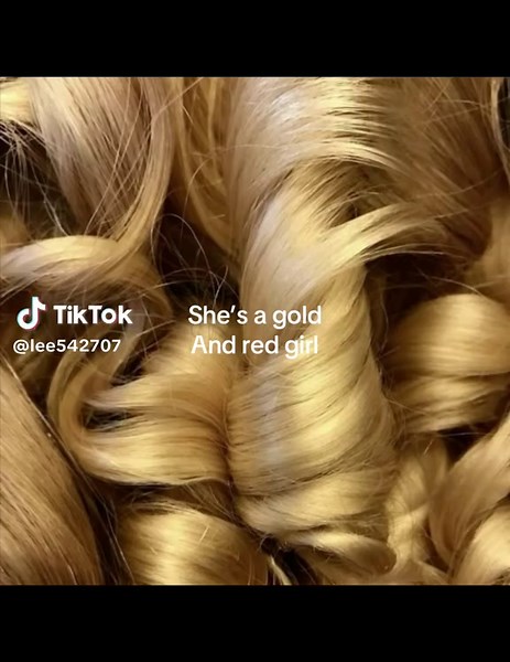 What is your favorite color red🍓 or gold⭐️#redandgold#fypシ #viral #reachtherightaudience #pintrestaesthetic