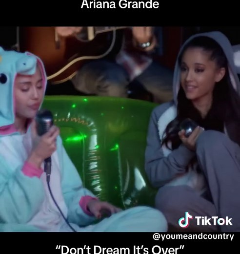 Miley Cyrus and Ariana Grande: Don't Dream It's Over