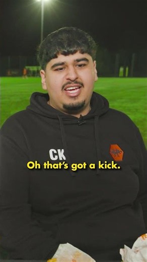 British Footballers try Popeye's Spicy Chicken Burger!