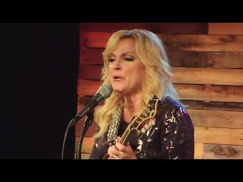 Rhonda Vincent & The Rage - Midnight Angel (Live)