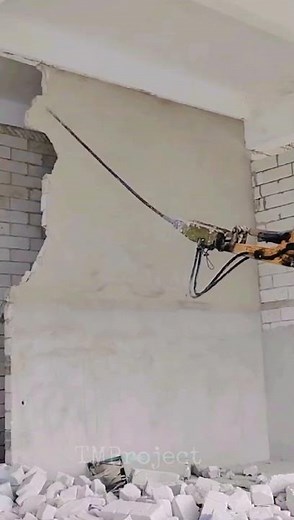 Epic Machine Tools Hydraulic Demolition Robot for Wall Removal