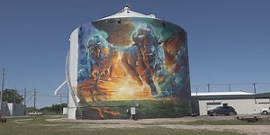 “Prairie Thunder” mural unveiled for the community of Clay Center