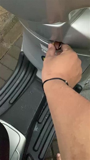 Silakan VESPA MATIC LX 125 warna tembus asi ABU ABU. Tahun 2012 Surat lengkap off Plat off 2023 / Pajak off dari 2019 (plat W gresik) Motor sudah siap pakai, Mesin halus, dan kelistrikan nyala normal semua. Kondisi mesin sehat halus masih standart. Cuman 1 minusnya ada baret* di bagian kanan.. Info lebih lanjut silakan langsung lanjut wa.. Harga 16.700 nego sampai deal... Lokasi Surabaya timur area wonorejo rungkut, unit siap pantau dijamin aman dan amanah... WA 085856588998 / 08563044495 #Soni_