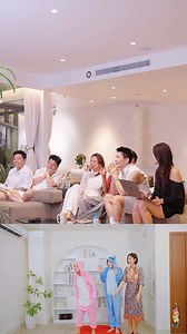 Chiếc reaction trailer tập 1 thấm đẫm cảm xúc từ anh chị em bạn dì thân thươnggg của Yến. Cảm ơn gia đình đã dành thời gian quay reaction, tối mai 20h lên tập 1 mọi người tặng 1 share nữa là phước dày lắm luônnn 🤪 "OMG! Mẹ Tới!" - 20:00 thứ 6 hàng tuần - Kênh YouTube Võ Hoàng Yến #OMGMeToi #VoHoangYen #sieumauvohoangyen #mebimsieumau | VÕ HOÀNG YẾN