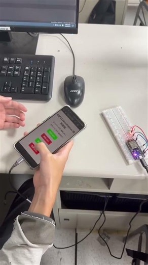 德明財經科技大學 資訊科技系 雲端平台技術與應用作業 手機透過Wi-Fi控制ESP32讓LED 亮及滅 D11319125 林羿鋅 4. ESP32要到IP+ESP32接2顆LED燈+手機連網站
