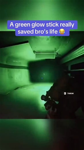 Bleacher Report Gaming on Instagram: "Never seen anyone use a glow stick before 😅 (Bluetearzhq/x) #gaming #arcraiders #arcraidersgame"