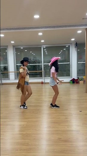 "Eye Candy" Line Dance Choreographed by Gerard Murphy (CAN) Song: "Candyman" by Christina Aguilera