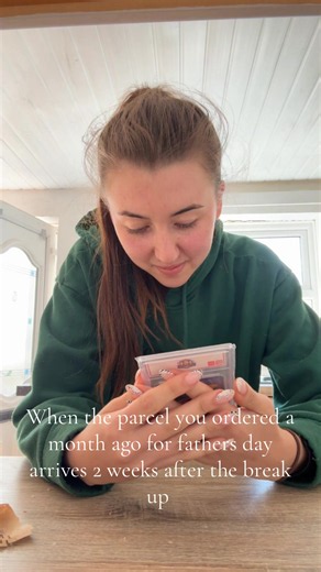 Parcel Arrives After Breakup: What to Do with a Father's Day Gift