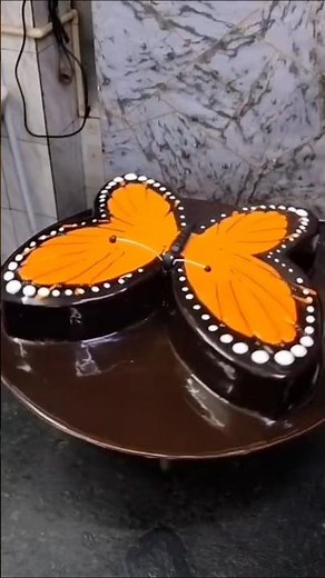 so beautiful butterfly 🦋 cake design tutorial easy decoration #shortsfeed #butterfly #viral #trend
