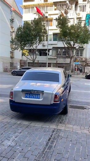 What is the public's reaction to theRolls-Royce car? #rollsroyce #supercarkiller#shorts