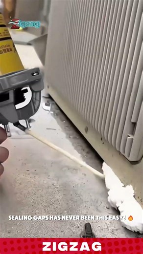 Hand-Applied Expanding Foam System for Construction and Insulation Work in Professional Building