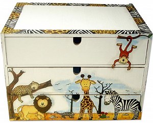 Decoupage Napkins on Furniture - Part 1