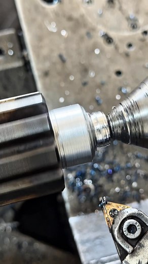 1M views · 5.9K reactions | Encamizei eixo piloto ✅ #Usinagem #machining #machine #cnc #soldador #welding #mecanico #soldadura | Vida de torneiro mecânico | Facebook