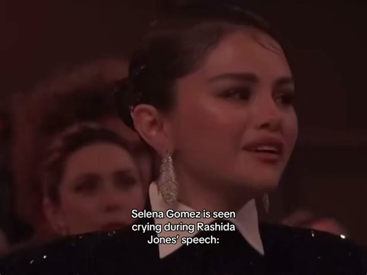 Selena Gomez Crying During Rashida Jones’ Speech