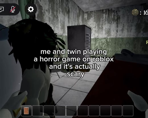Getting Bodyblocked in Roblox Horror Games