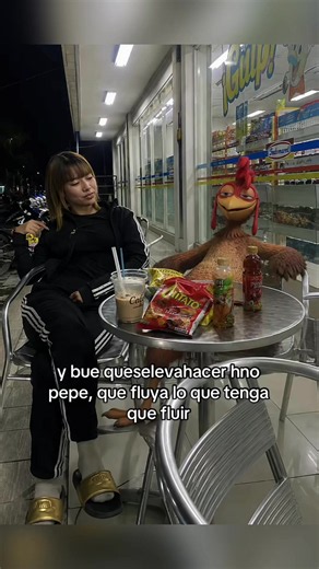 #capcut #capcutpioneer ¿Quieres hacer una foto con Pepe el Pollo usando IA? 🐔 Te explico paso a paso cómo crear la tuya, con el fondo que quieras y hasta sentado junto a él. ¡No te pierdas el tutorial! como hacer la imagen con ia de pepe el pollo sentados texto como hacer la imagen con ia de pepe el pepe sentados texto como hacer la imagen con ia de pepe el pollo en seven como hacer la imagen con ia de pepe el pollo consolando como hacer la foto con pepe el pollo de fondo como hacer la foto con