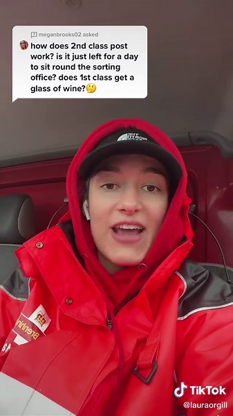 How to Send Parcels at the Post Office - Explained!