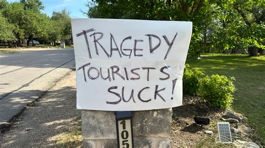 Austin house explosion aftermath draws spectators