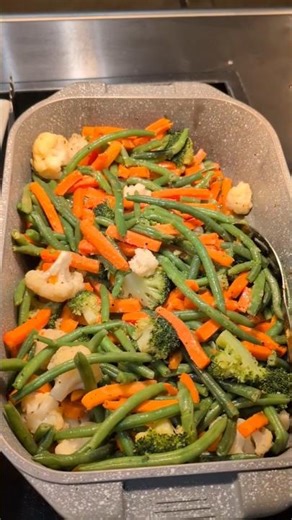 This week’s catering menu 🍽️🤍 #catering #kitchenlife #foodforfoodies #foodinspiration #foodreels