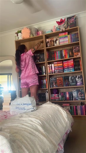 Essential Monthly Shelf Cleaning Tips