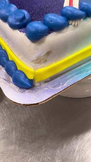 Create Stunning Bubble Border Cake Designs with Buttercream Frosting