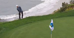 Golf: Alexander Norén med läcker chipp på Pebble Beach