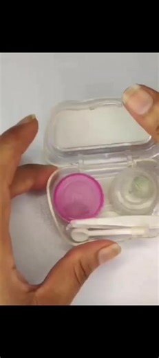 How to Handle Contact Lenses Safely