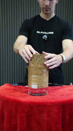 school paper towels vs blackline drying towel…#asmr #fyp #blackline #detailing #detailingproducts